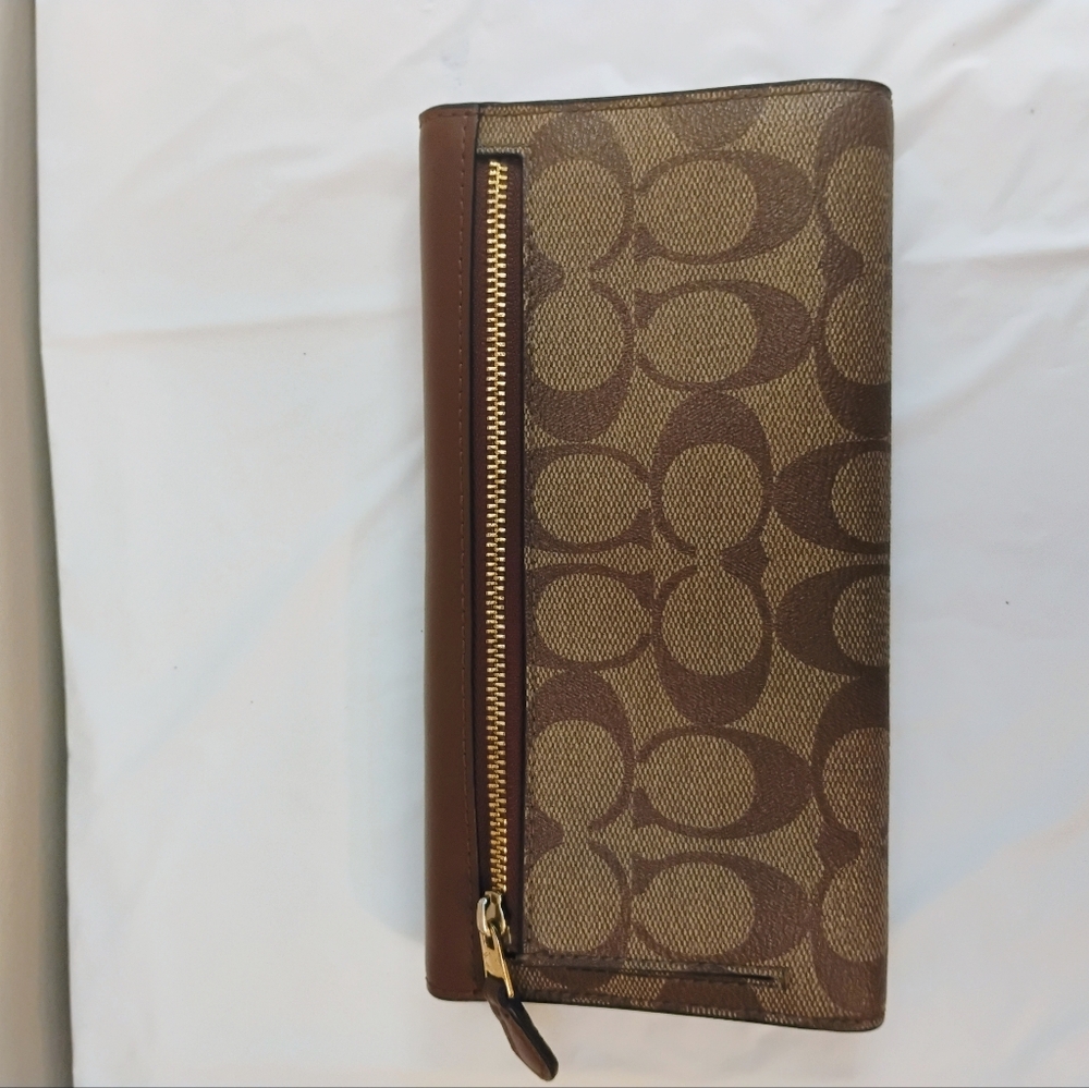 Coach Brown and Tan Women's Clutch - Picture 4 of 4